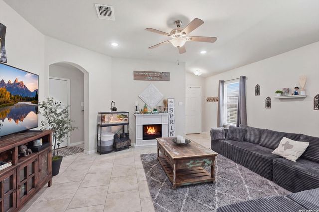 2273 Falcon, New Braunfels, TX 78130