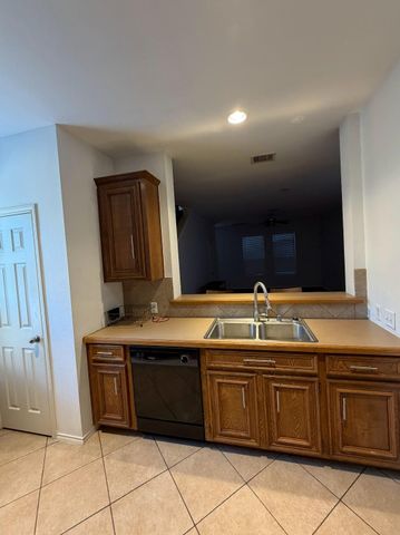 4514 Plum Creek Forest Lane, Houston, TX 77087