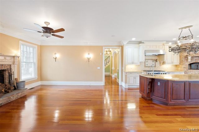 52 Brushy Neck Lane, Westhampton, NY 11977