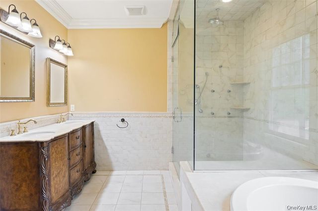 52 Brushy Neck Lane, Westhampton, NY 11977