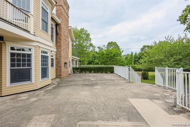 52 Brushy Neck Lane, Westhampton, NY 11977