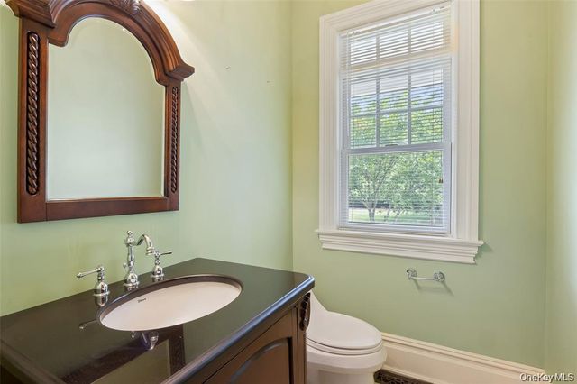 52 Brushy Neck Lane, Westhampton, NY 11977