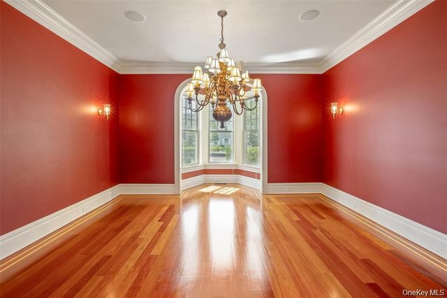 52 Brushy Neck Lane, Westhampton, NY 11977