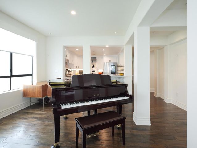 1530 Camden Avenue Ph-1, Los Angeles, CA 90025