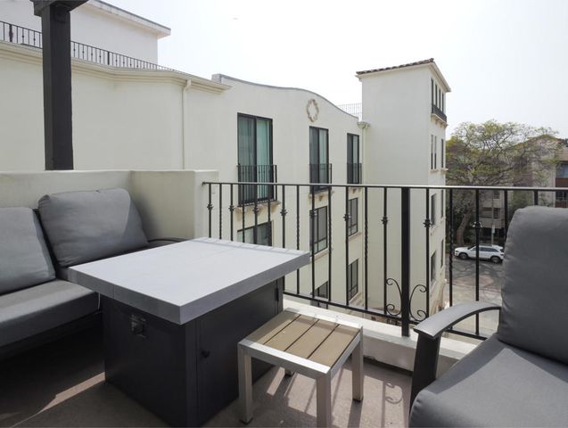 1530 Camden Avenue Ph-1, Los Angeles, CA 90025