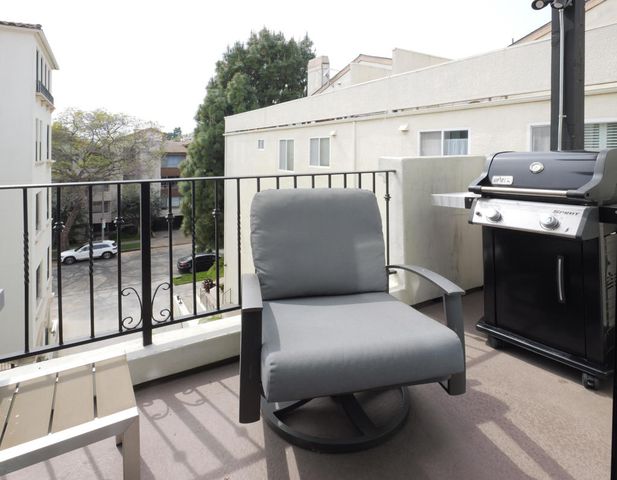 1530 Camden Avenue Ph-1, Los Angeles, CA 90025