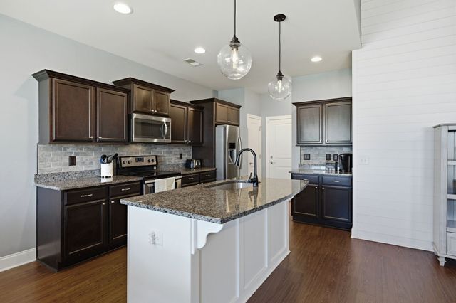 5904 Covent Ln, Smyrna, TN 37167