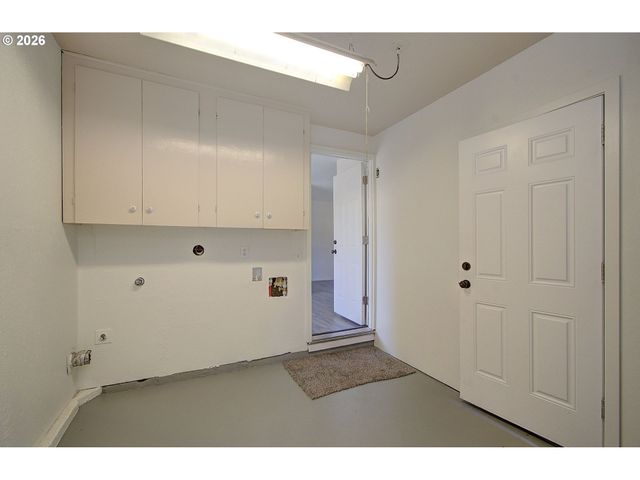 8011 Se THIESSEN Rd, Milwaukie, OR 97267