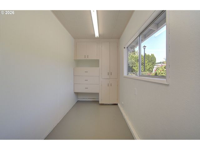8011 Se THIESSEN Rd, Milwaukie, OR 97267