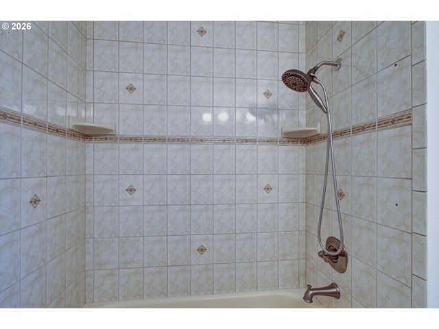 8011 Se THIESSEN Rd, Milwaukie, OR 97267