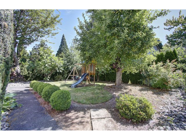 8011 Se THIESSEN Rd, Milwaukie, OR 97267