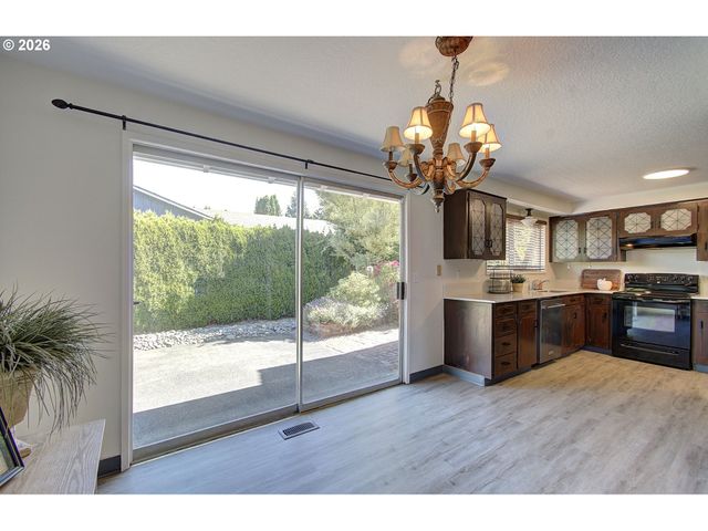8011 Se THIESSEN Rd, Milwaukie, OR 97267