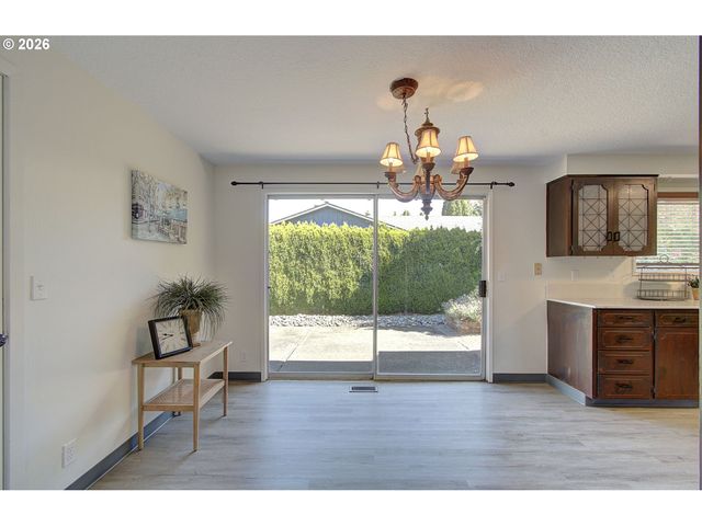 8011 Se THIESSEN Rd, Milwaukie, OR 97267