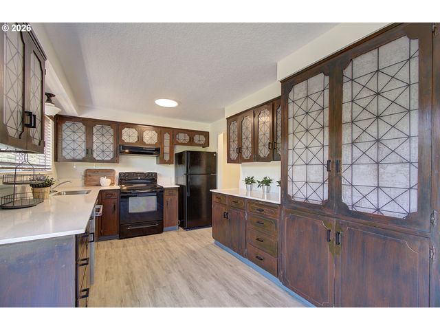 8011 Se THIESSEN Rd, Milwaukie, OR 97267