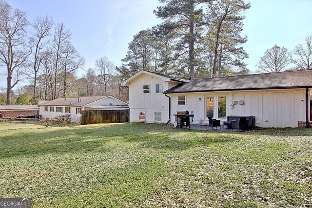 218 Hilltop Drive, Peachtree City, GA 30269