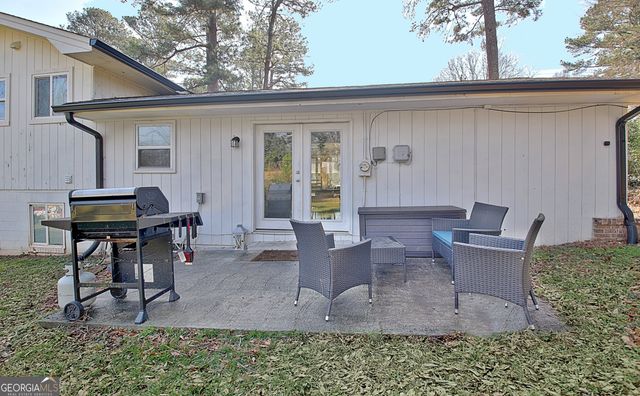 218 Hilltop Drive, Peachtree City, GA 30269