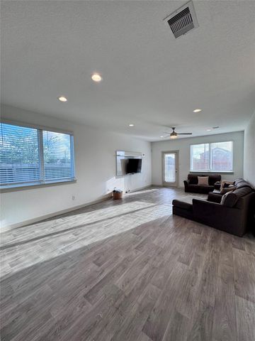 12566 Fleet River Road, Houston, TX 77047
