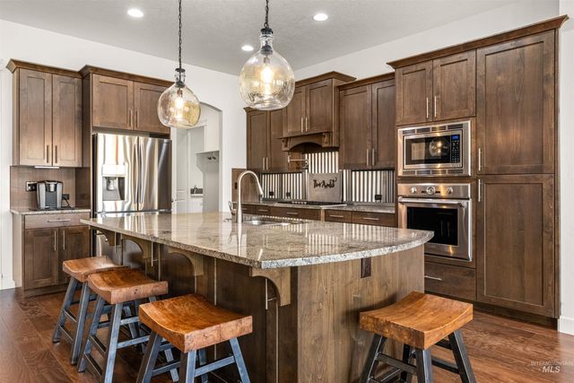 5318 W Parkridge Dr, Boise, ID 83714