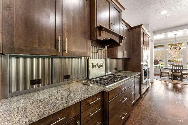 5318 W Parkridge Dr, Boise, ID 83714