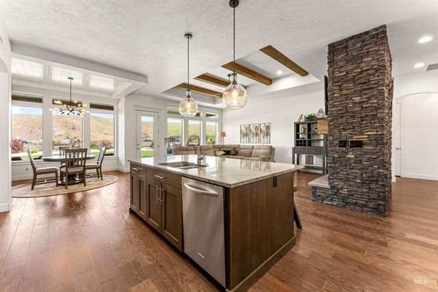 5318 W Parkridge Dr, Boise, ID 83714