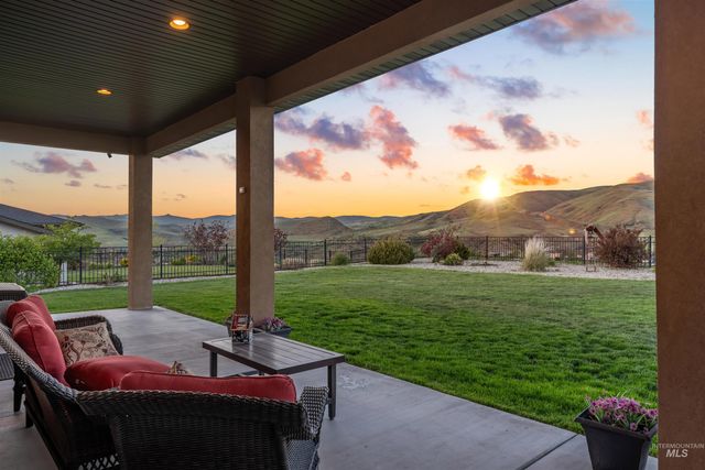 5318 W Parkridge Dr, Boise, ID 83714