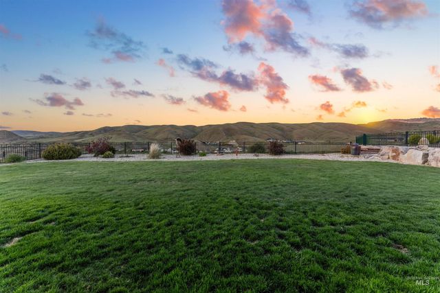 5318 W Parkridge Dr, Boise, ID 83714