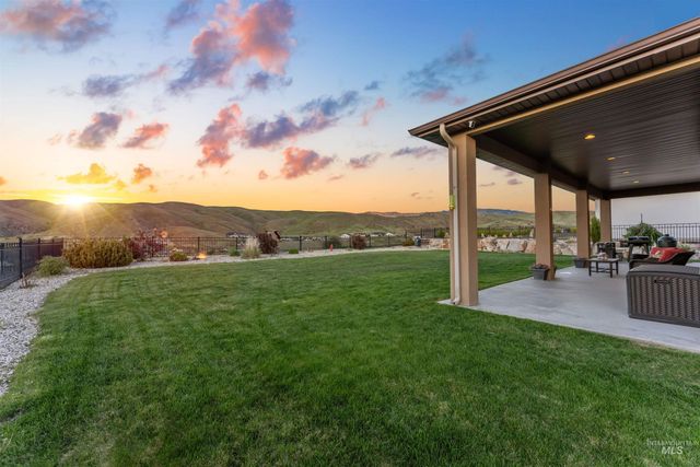 5318 W Parkridge Dr, Boise, ID 83714