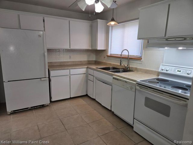 29607 Howard Avenue, Madison Heights, MI 48071