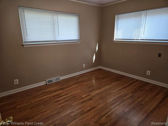 29607 Howard Avenue, Madison Heights, MI 48071