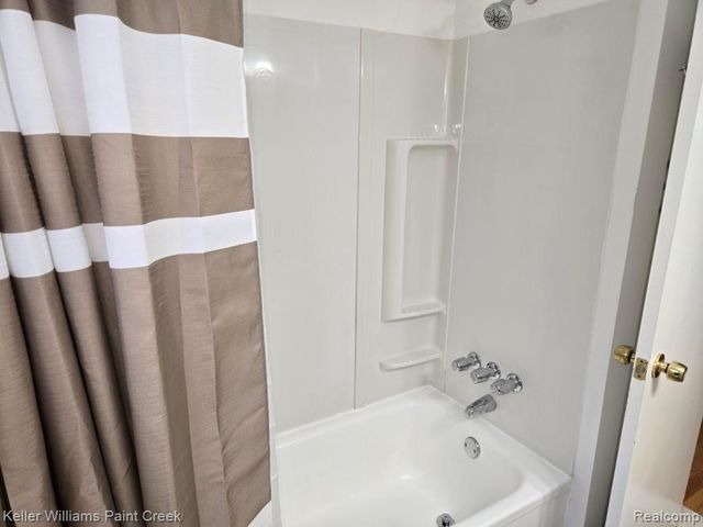 29607 Howard Avenue, Madison Heights, MI 48071