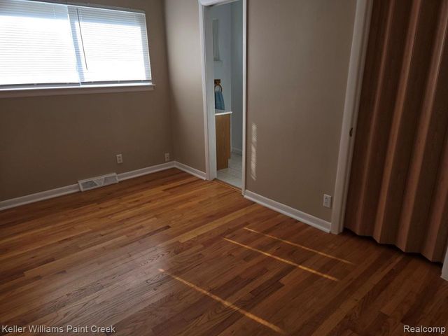 29607 Howard Avenue, Madison Heights, MI 48071