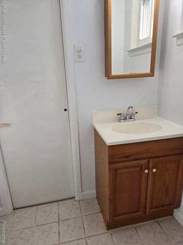 29607 Howard Avenue, Madison Heights, MI 48071