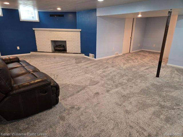 29607 Howard Avenue, Madison Heights, MI 48071