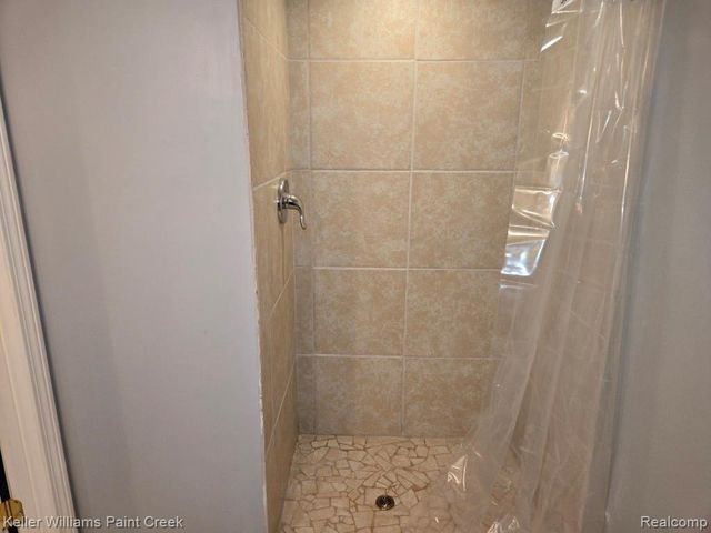 29607 Howard Avenue, Madison Heights, MI 48071