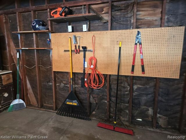 29607 Howard Avenue, Madison Heights, MI 48071