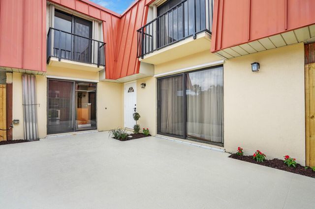 3313 Meridian Way N C, Palm Beach Gardens, FL 33410