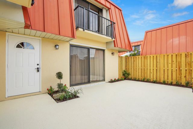 3313 Meridian Way N C, Palm Beach Gardens, FL 33410