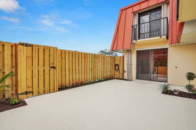 3313 Meridian Way N C, Palm Beach Gardens, FL 33410