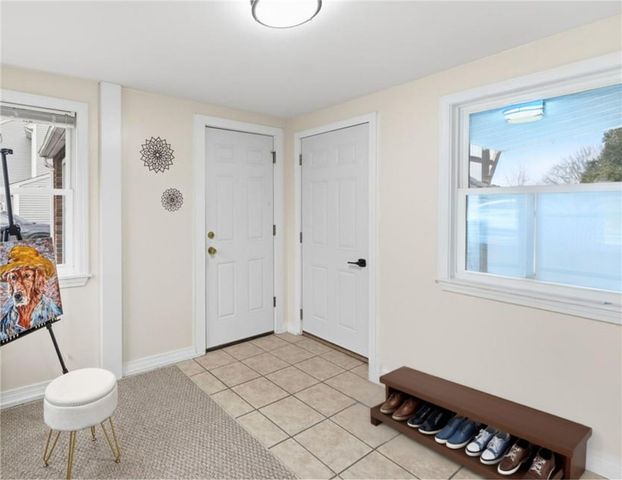 461 River Road, Lincoln, RI 02865