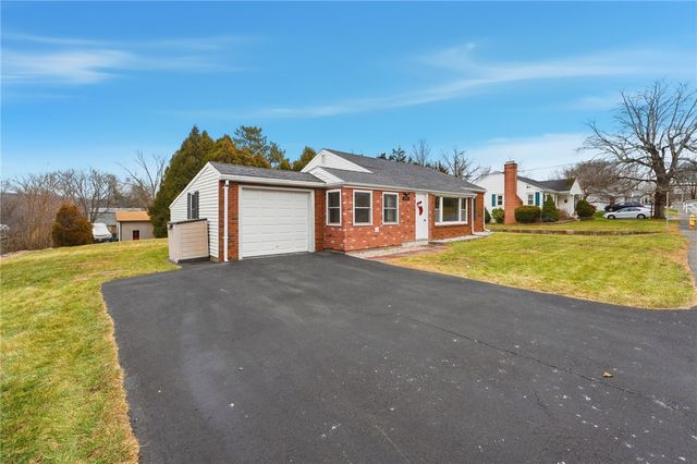 461 River Road, Lincoln, RI 02865