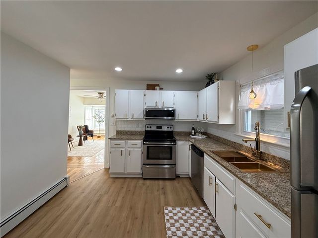 461 River Road, Lincoln, RI 02865