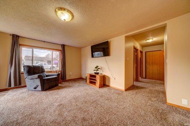 331 Walnut Street, Butler, IN 46721