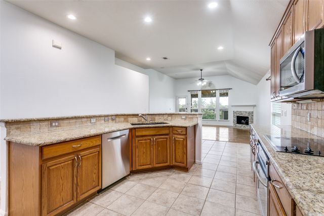 7800 Harvest Hill Road, North Richland Hills, TX 76182