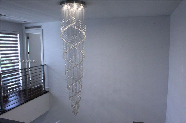 10109 NW 76th Ter, Doral, FL 33178