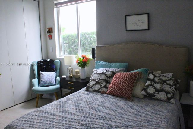 10109 NW 76th Ter, Doral, FL 33178