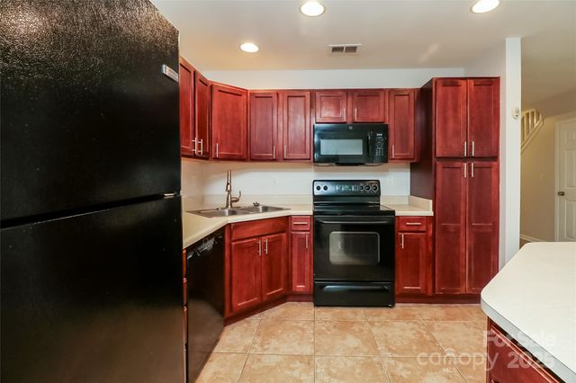 10007 University Park Lane, Charlotte, NC 28213