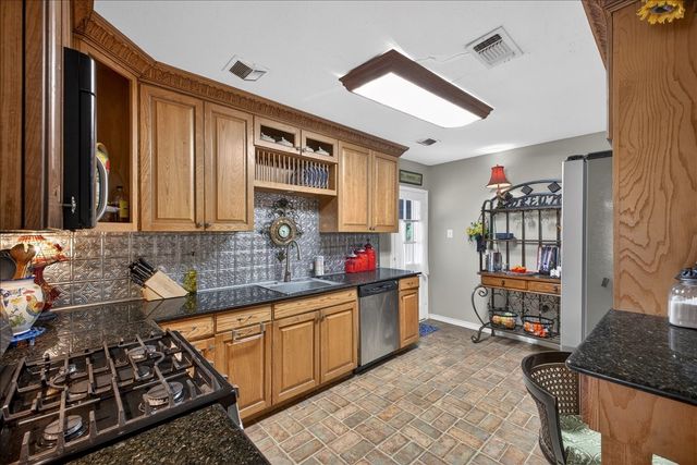 3505 White Settlement Road, Fort Worth, TX 76107