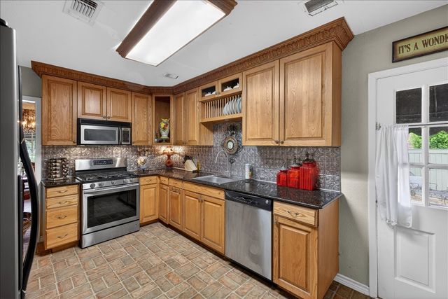 3505 White Settlement Road, Fort Worth, TX 76107