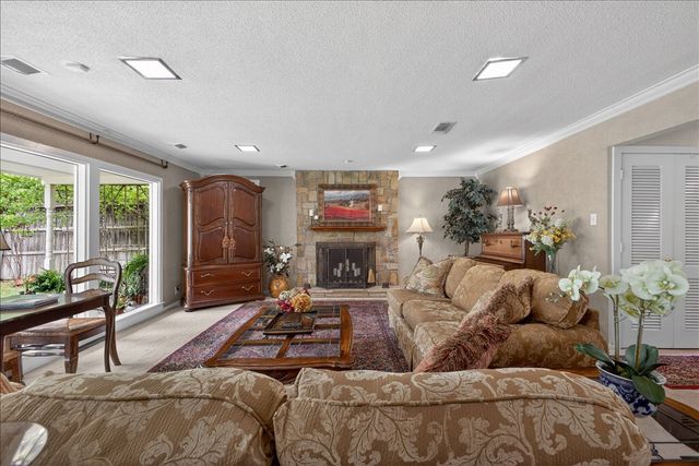 3505 White Settlement Road, Fort Worth, TX 76107