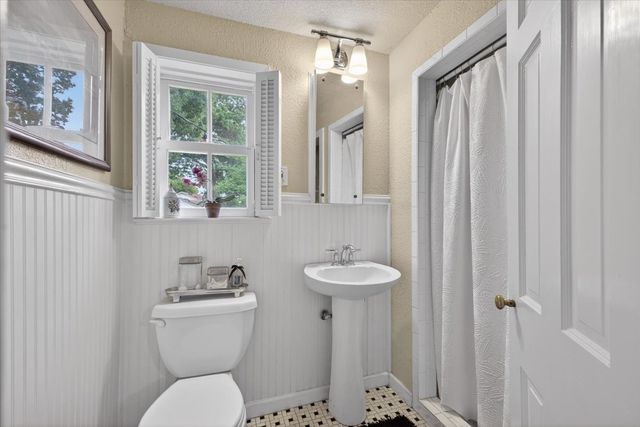 3505 White Settlement Road, Fort Worth, TX 76107